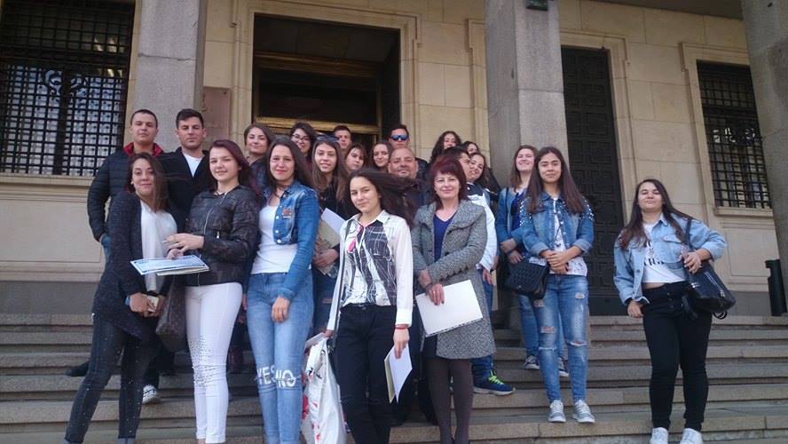 В седмицата на парите ученици от Профилирана гимназия „Христо Ботев“ гр. Дупница посетиха Българска народна банка В седмицата на парите ученици от Профилирана гимназия „Христо Ботев“ гр. Дупница посетиха Българска народна банка