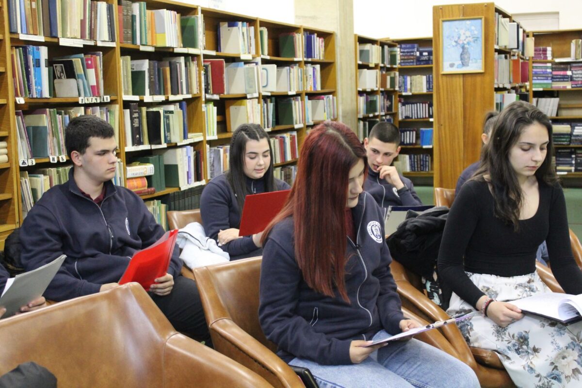 <strong>МЛАДЕЖКА НОЩ НА ЛИТЕРАТУРАТА</strong> <strong>МЛАДЕЖКА НОЩ НА ЛИТЕРАТУРАТА</strong>