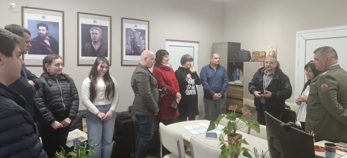 УЧЕНИЦИ ОТ ОБЛАСТ МОНТАНА НАГРАДЕНИ ЗА УЧАСТИЕ В НАЦИОНАЛЕН УЧЕНИЧЕСКИ КОНКУРС „НАСЛЕДНИК СЪМ НА …“ УЧЕНИЦИ ОТ ОБЛАСТ МОНТАНА НАГРАДЕНИ ЗА УЧАСТИЕ В НАЦИОНАЛЕН УЧЕНИЧЕСКИ КОНКУРС „НАСЛЕДНИК СЪМ НА …“