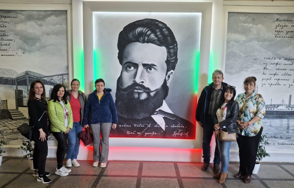 СЕМИНАР ЗА ОБМЕН НА ДОБРИ ПЕДАГОГИЧЕСКИ ПРАКТИКИ МЕЖДУ УЧИЛИЩА, ОСЪЩЕСТВЯВАЩИ ПРОФЕСИОНАЛНО ОБРАЗОВАНИЕ И ОБУЧЕНИЕ ОТ ОБЛАСТИТЕ ВИДИН, ВРАЦА, ЛОВЕЧ, МОНТАНА И ТЪРГОВИЩЕ СЕМИНАР ЗА ОБМЕН НА ДОБРИ ПЕДАГОГИЧЕСКИ ПРАКТИКИ МЕЖДУ УЧИЛИЩА, ОСЪЩЕСТВЯВАЩИ ПРОФЕСИОНАЛНО ОБРАЗОВАНИЕ И ОБУЧЕНИЕ ОТ ОБЛАСТИТЕ ВИДИН, ВРАЦА, ЛОВЕЧ, МОНТАНА И ТЪРГОВИЩЕ