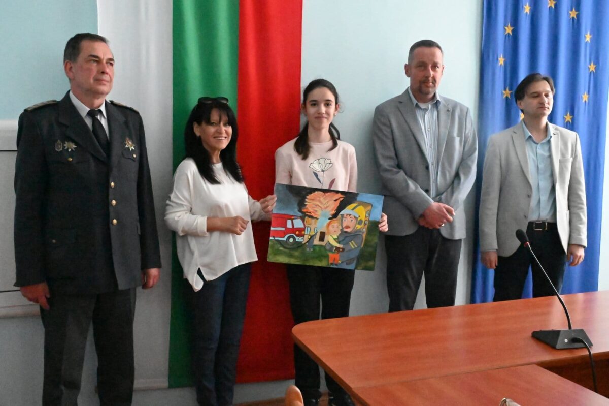 НАГРАЖДАВАНЕ НА ПОБЕДИТЕЛИТЕ В ОБЛАСТЕН ЕТАП ЗА ОБЛАСТ МОНТАНА НА МЕЖДУНАРОДНИЯ КОНКУРС ЗА ДЕТСКА РИСУНКА „С ОЧИТЕ СИ ВИДЯХ БЕДАТА“ 2025 ГОДИНА НАГРАЖДАВАНЕ НА ПОБЕДИТЕЛИТЕ В ОБЛАСТЕН ЕТАП ЗА ОБЛАСТ МОНТАНА НА МЕЖДУНАРОДНИЯ КОНКУРС ЗА ДЕТСКА РИСУНКА „С ОЧИТЕ СИ ВИДЯХ БЕДАТА“ 2025 ГОДИНА