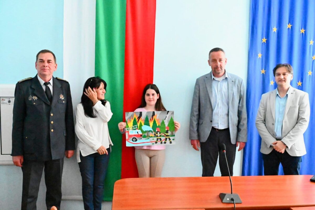 НАГРАЖДАВАНЕ НА ПОБЕДИТЕЛИТЕ В ОБЛАСТЕН ЕТАП ЗА ОБЛАСТ МОНТАНА НА МЕЖДУНАРОДНИЯ КОНКУРС ЗА ДЕТСКА РИСУНКА „С ОЧИТЕ СИ ВИДЯХ БЕДАТА“ 2025 ГОДИНА НАГРАЖДАВАНЕ НА ПОБЕДИТЕЛИТЕ В ОБЛАСТЕН ЕТАП ЗА ОБЛАСТ МОНТАНА НА МЕЖДУНАРОДНИЯ КОНКУРС ЗА ДЕТСКА РИСУНКА „С ОЧИТЕ СИ ВИДЯХ БЕДАТА“ 2025 ГОДИНА