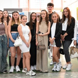ПРОИЗВОДСТВЕНА ПРАКТИКА - ВЪЗМОЖНОСТИ И РЕАЛИЗАЦИЯ.УЧЕНИЦИ ОТ ПГСАКН „ПРОФ. АРХ. СТЕФАН СТЕФАНОВ“, МОНТАНА ПРЕДСТАВИХА СВОИ ТВОРБИ, РЕАЛИЗИРАНИ ПО ВРЕМЕ НА ПРОИЗВОДСТВЕНАТА СИ ПРАКТИКА ПРОИЗВОДСТВЕНА ПРАКТИКА - ВЪЗМОЖНОСТИ И РЕАЛИЗАЦИЯ.УЧЕНИЦИ ОТ ПГСАКН „ПРОФ. АРХ. СТЕФАН СТЕФАНОВ“, МОНТАНА ПРЕДСТАВИХА СВОИ ТВОРБИ, РЕАЛИЗИРАНИ ПО ВРЕМЕ НА ПРОИЗВОДСТВЕНАТА СИ ПРАКТИКА