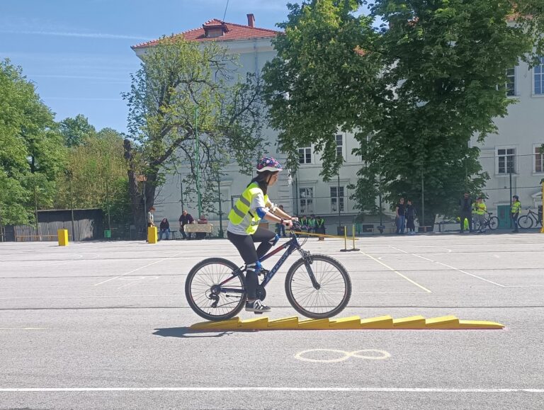 ОБЛАСТЕН КРЪГ НА НАЦИОНАЛНОТО СЪСТЕЗАНИЕ ПО БЕЗОПАСНОСТ НА ДВИЖЕНИЕТО ПО ПЪТИЩАТА ЗА 2026 ГОДИНА В ОБЛАСТ МОНТАНА ОБЛАСТЕН КРЪГ НА НАЦИОНАЛНОТО СЪСТЕЗАНИЕ ПО БЕЗОПАСНОСТ НА ДВИЖЕНИЕТО ПО ПЪТИЩАТА ЗА 2026 ГОДИНА В ОБЛАСТ МОНТАНА