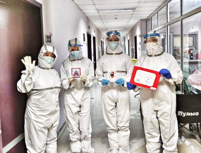 Собственоръчно направени картички с благодарност и пожелания до медиците Собственоръчно направени картички с благодарност и пожелания до медиците