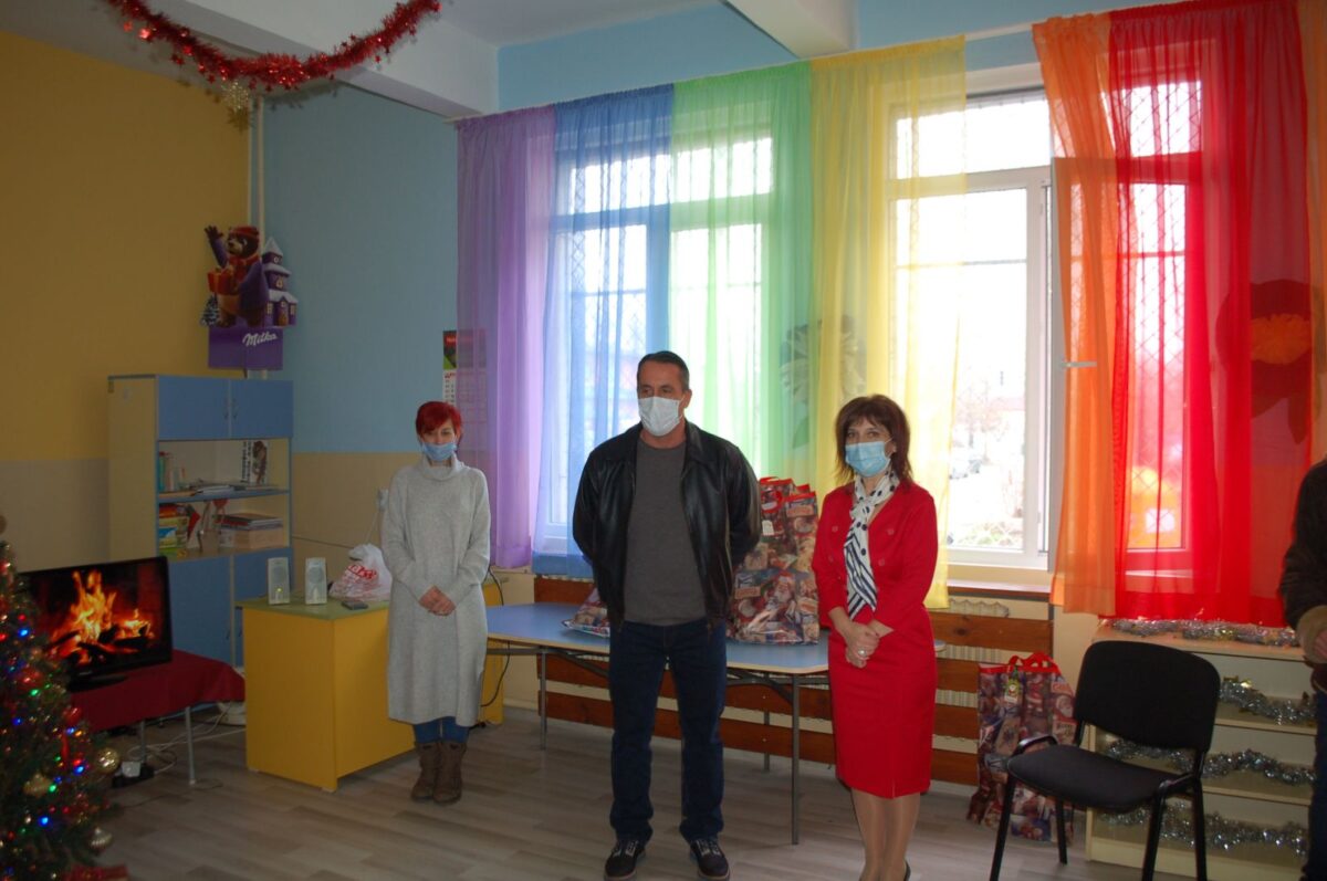 Благотворително събитие в 37. СУ „Райна Княгиня“ Благотворително събитие в 37. СУ „Райна Княгиня“