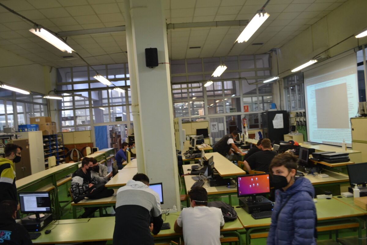 Успешно приключване на проект на ПГАВТ "А. С. Попов" по програма "Еразъм+" Успешно приключване на проект на ПГАВТ "А. С. Попов" по програма "Еразъм+"