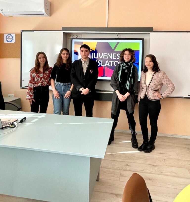 Българският победител в конкурса за млади преводачи Juvenes Translatores е от Първа английска езикова гимназия, гр. София Българският победител в конкурса за млади преводачи Juvenes Translatores е от Първа английска езикова гимназия, гр. София