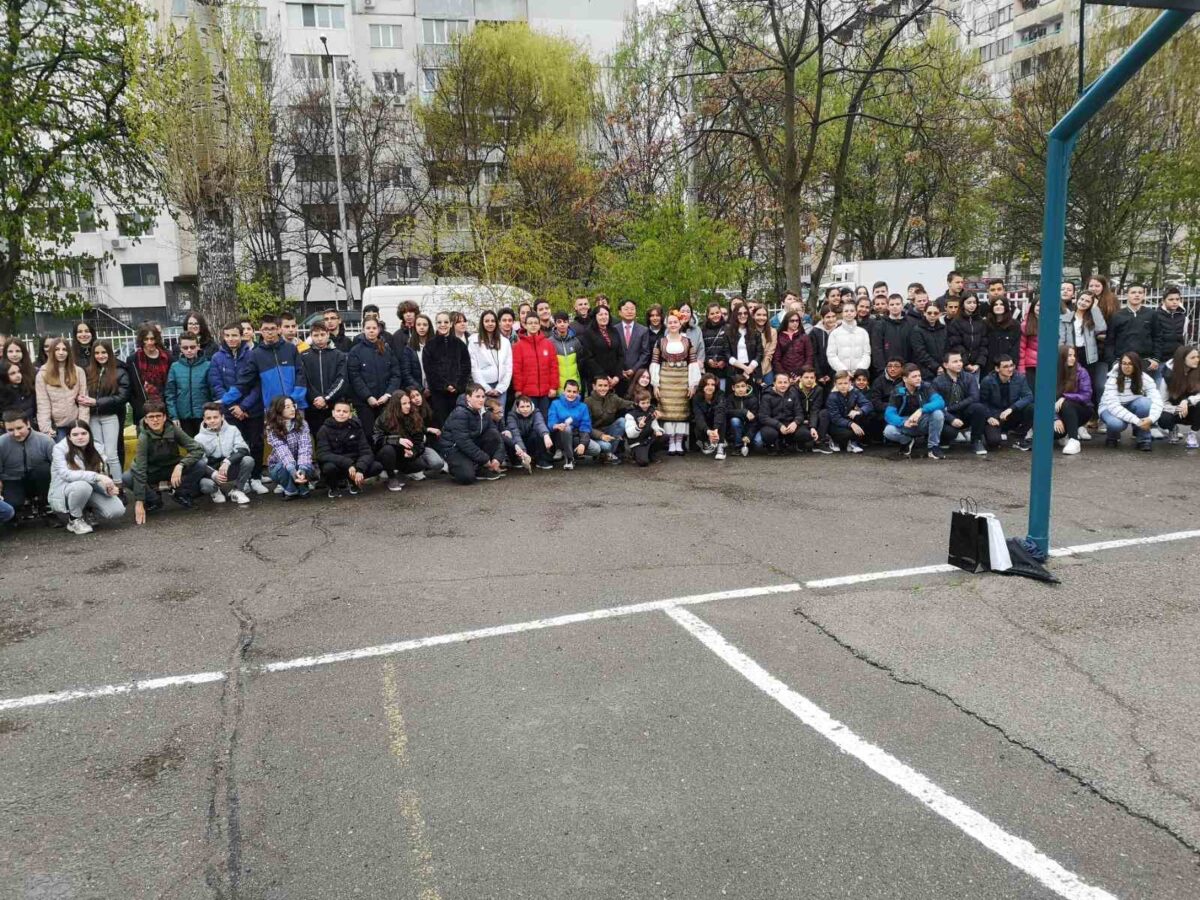 Посещение на посланика на Република Корея в 143. ОУ "Георги Бенковски" Посещение на посланика на Република Корея в 143. ОУ "Георги Бенковски"