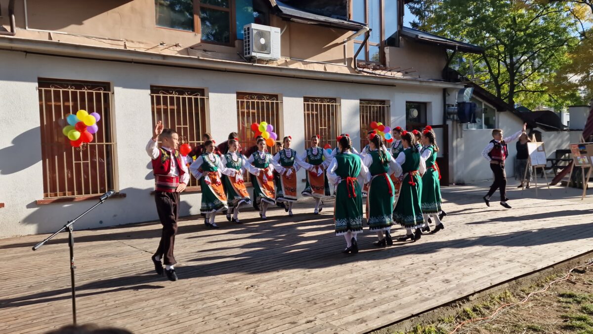 СТАРТИРА НАЦИОНАЛНАТА ПРОГРАМА „ЗАЕДНО В ИЗКУСТВАТА И В СПОРТА“ СТАРТИРА НАЦИОНАЛНАТА ПРОГРАМА „ЗАЕДНО В ИЗКУСТВАТА И В СПОРТА“