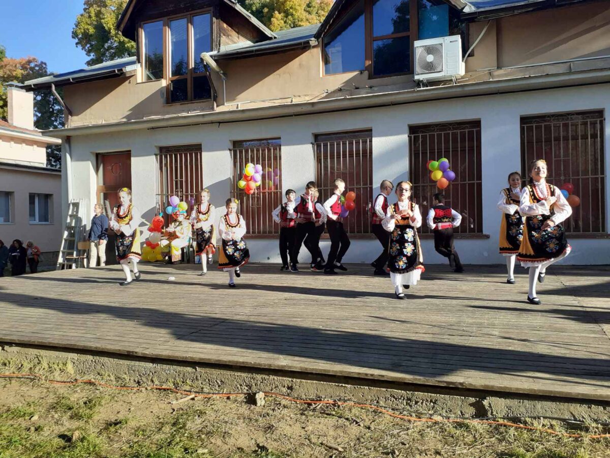 СТАРТИРА НАЦИОНАЛНАТА ПРОГРАМА „ЗАЕДНО В ИЗКУСТВАТА И В СПОРТА“ СТАРТИРА НАЦИОНАЛНАТА ПРОГРАМА „ЗАЕДНО В ИЗКУСТВАТА И В СПОРТА“