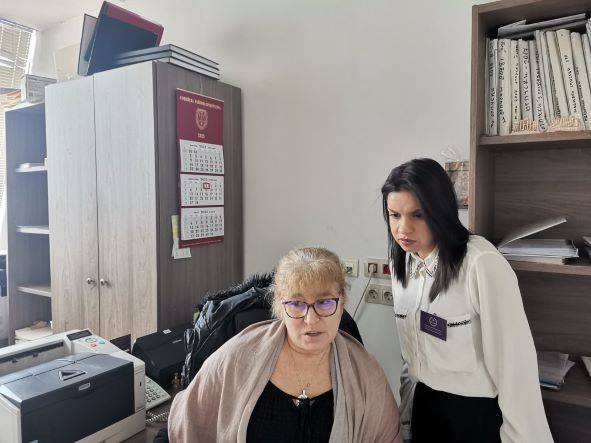 „Прокурор за един ден“ е Яна Маринова от професионална гимназия по текстилни и кожени изделия, гр.София „Прокурор за един ден“ е Яна Маринова от професионална гимназия по текстилни и кожени изделия, гр.София