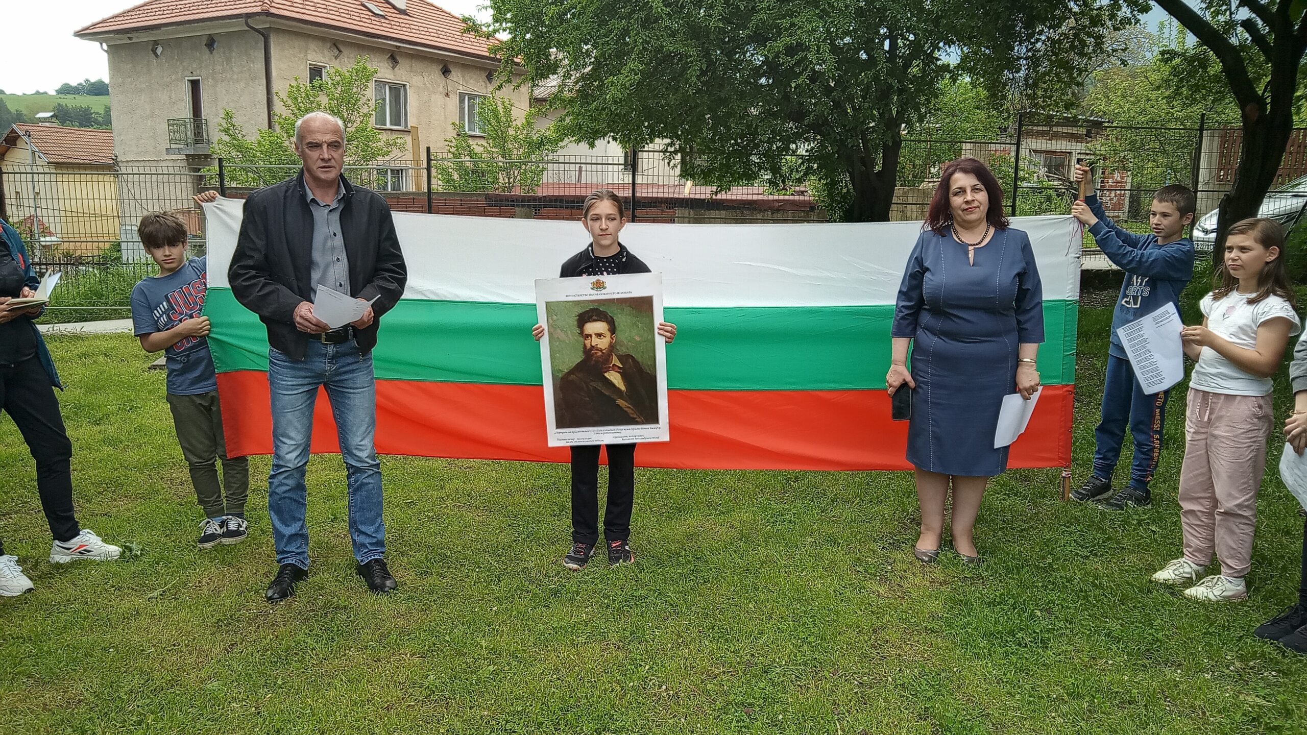Инициативи учениците от 191 ОУ „Отец Паисий“ по случай 2 юни Инициативи учениците от 191 ОУ „Отец Паисий“ по случай 2 юни
