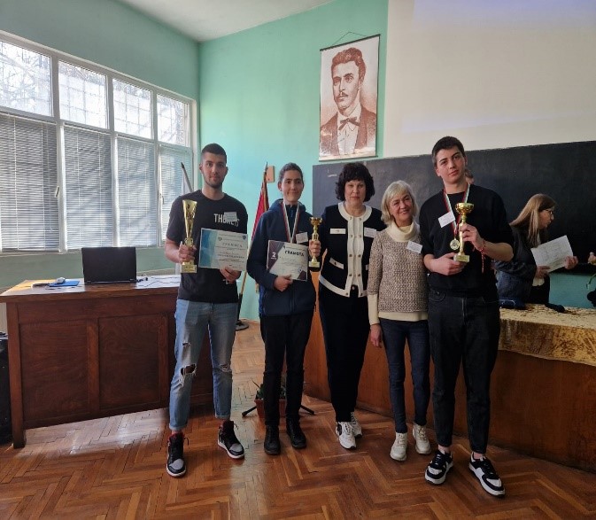 Учениците от НПГПТО „М. В. Ломоносов“ спечелиха отборно първо място в състезанието „Най-добър техник в машиностроенето“ Учениците от НПГПТО „М. В. Ломоносов“ спечелиха отборно първо място в състезанието „Най-добър техник в машиностроенето“