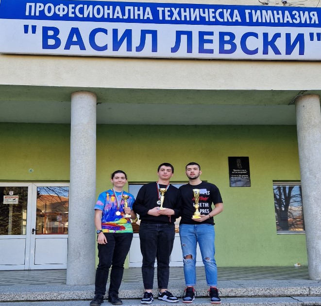 Учениците от НПГПТО „М. В. Ломоносов“ спечелиха отборно първо място в състезанието „Най-добър техник в машиностроенето“ Учениците от НПГПТО „М. В. Ломоносов“ спечелиха отборно първо място в състезанието „Най-добър техник в машиностроенето“