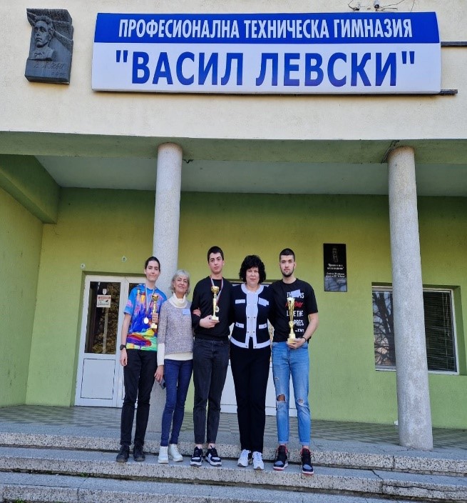 Учениците от НПГПТО „М. В. Ломоносов“ спечелиха отборно първо място в състезанието „Най-добър техник в машиностроенето“ Учениците от НПГПТО „М. В. Ломоносов“ спечелиха отборно първо място в състезанието „Най-добър техник в машиностроенето“