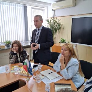 Столичните образователни и социални институции засилват взаимодействието в работата си за грижата и обхвата на децата и учениците, и превенцията и преодоляването на конфликти, зависимости, тормоз и насилие Столичните образователни и социални институции засилват взаимодействието в работата си за грижата и обхвата на децата и учениците, и превенцията и преодоляването на конфликти, зависимости, тормоз и насилие