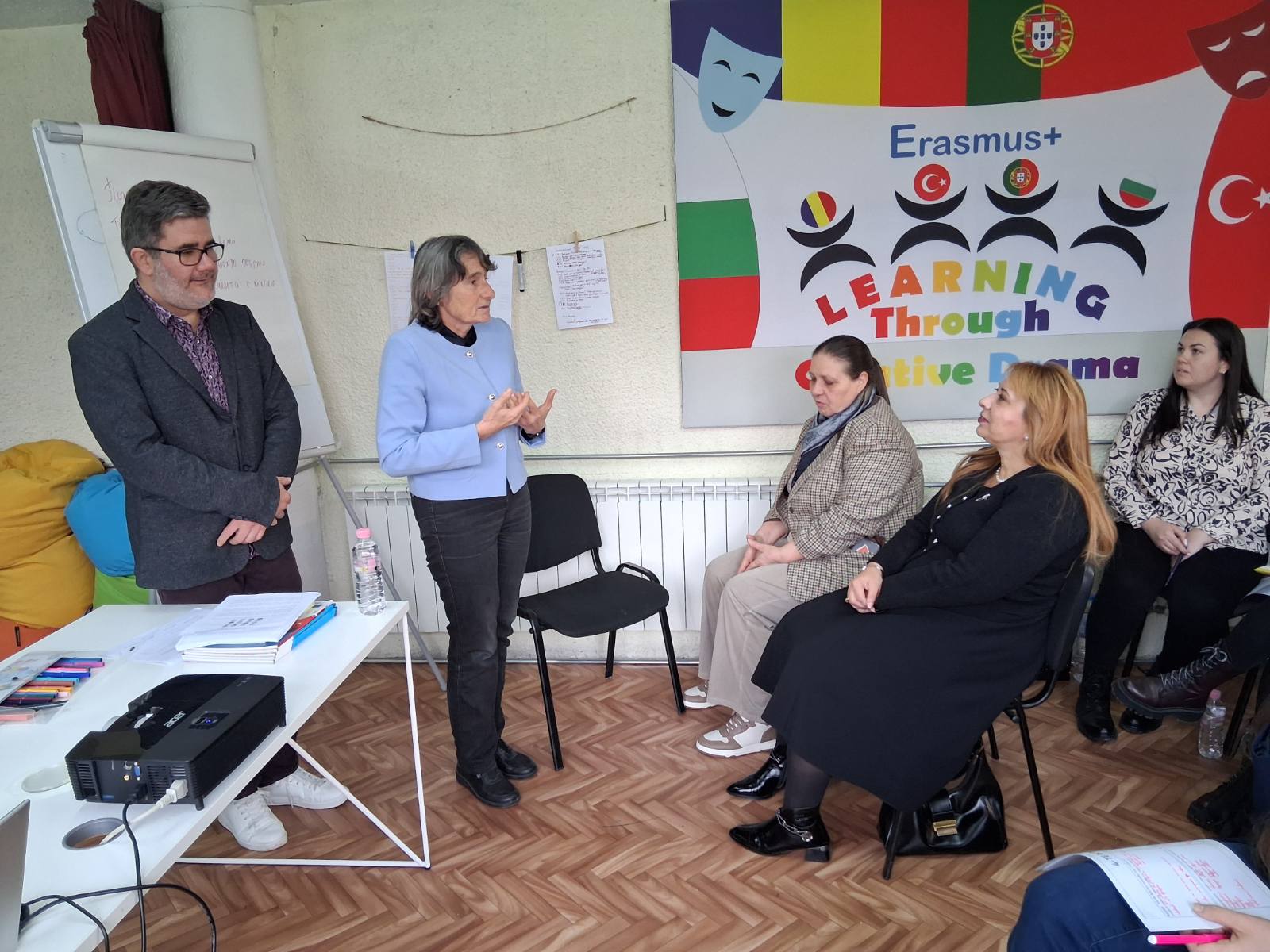 Писателката Здравка Евтимова участва в майсторски клас за квалификация на педагогическите специалисти Писателката Здравка Евтимова участва в майсторски клас за квалификация на педагогическите специалисти