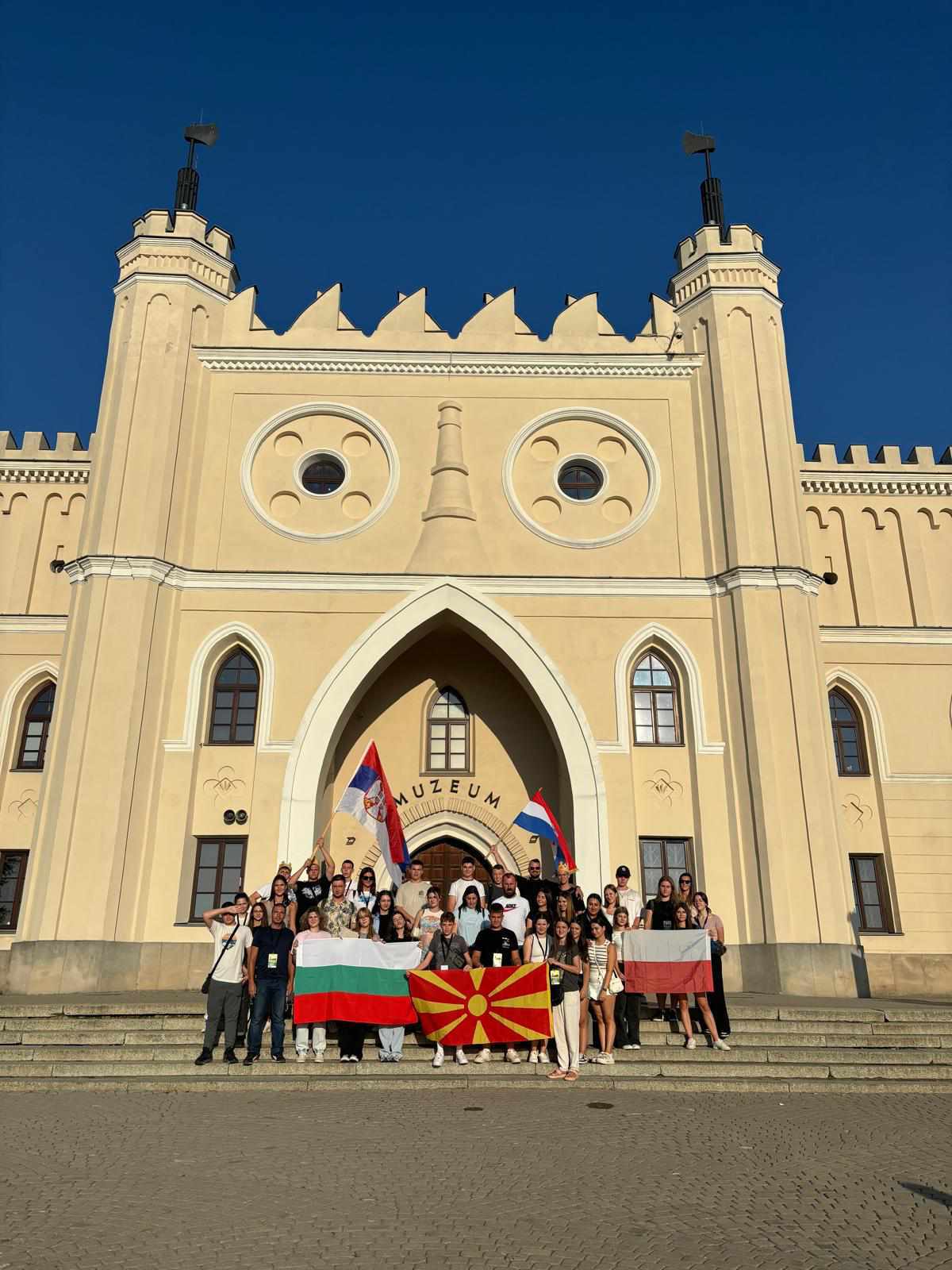 Участие на ученици от ПГО "Недка Иван Лазарова" - гр. Русе по програма "Еразъм+" в Полша Участие на ученици от ПГО "Недка Иван Лазарова" - гр. Русе по програма "Еразъм+" в Полша