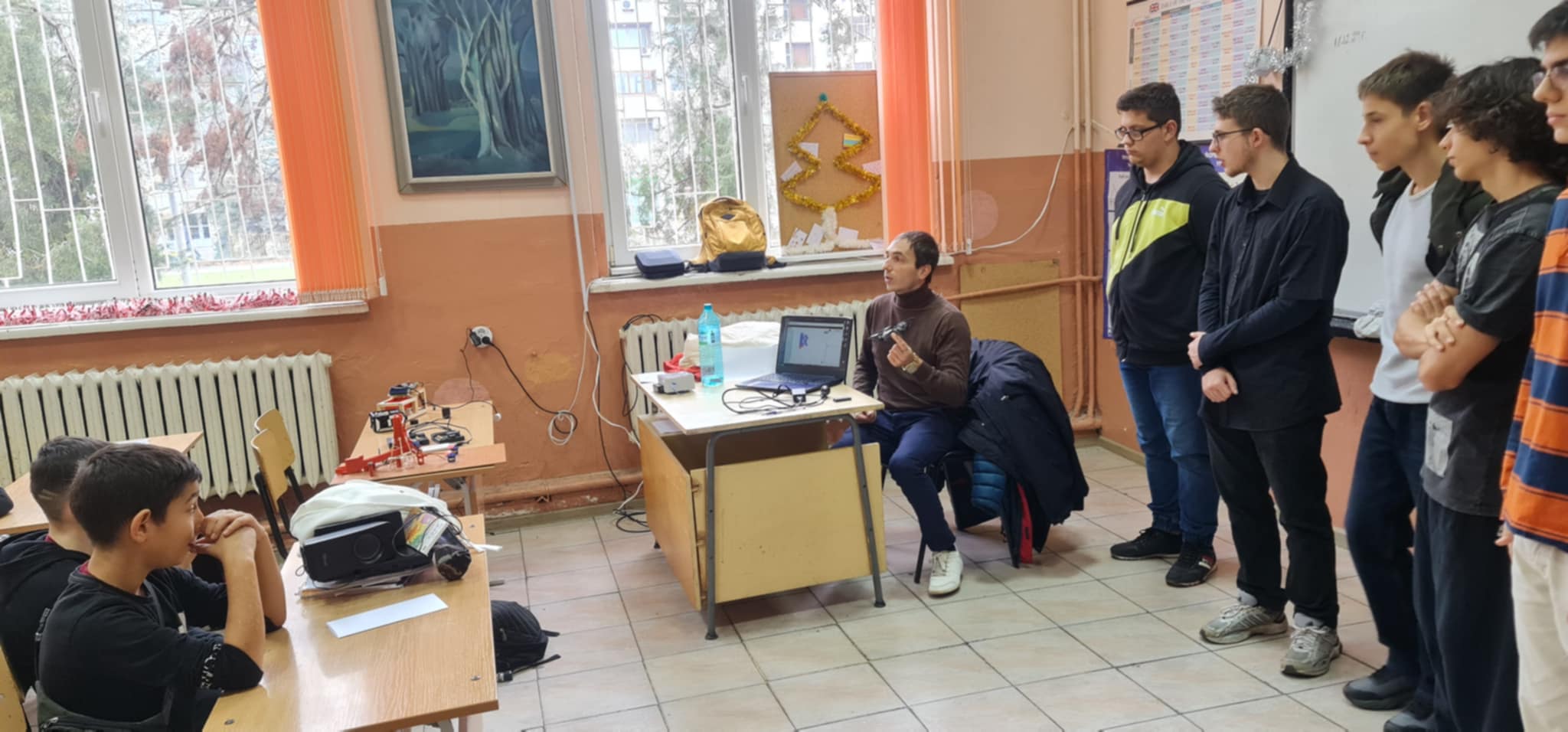РобоБъдеще: Избор на професия в света на електрониката и роботиката РобоБъдеще: Избор на професия в света на електрониката и роботиката