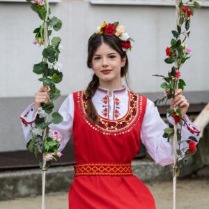 Ден на народната носия в СУПНЕ „Фридрих Шилер“ – Русе Ден на народната носия в СУПНЕ „Фридрих Шилер“ – Русе