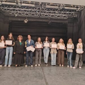 СУПНЕ „Фридрих Шилер" – Русе е домакин на 14-то издание на Националното състезание за училищен театър „Завесата се вдига за немски език" СУПНЕ „Фридрих Шилер" – Русе е домакин на 14-то издание на Националното състезание за училищен театър „Завесата се вдига за немски език"