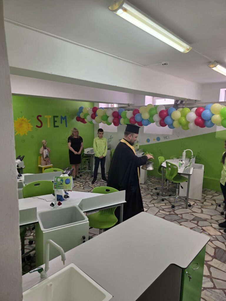 STEM-център в ОУ "Иван Вазов" - Русе STEM-център в ОУ "Иван Вазов" - Русе