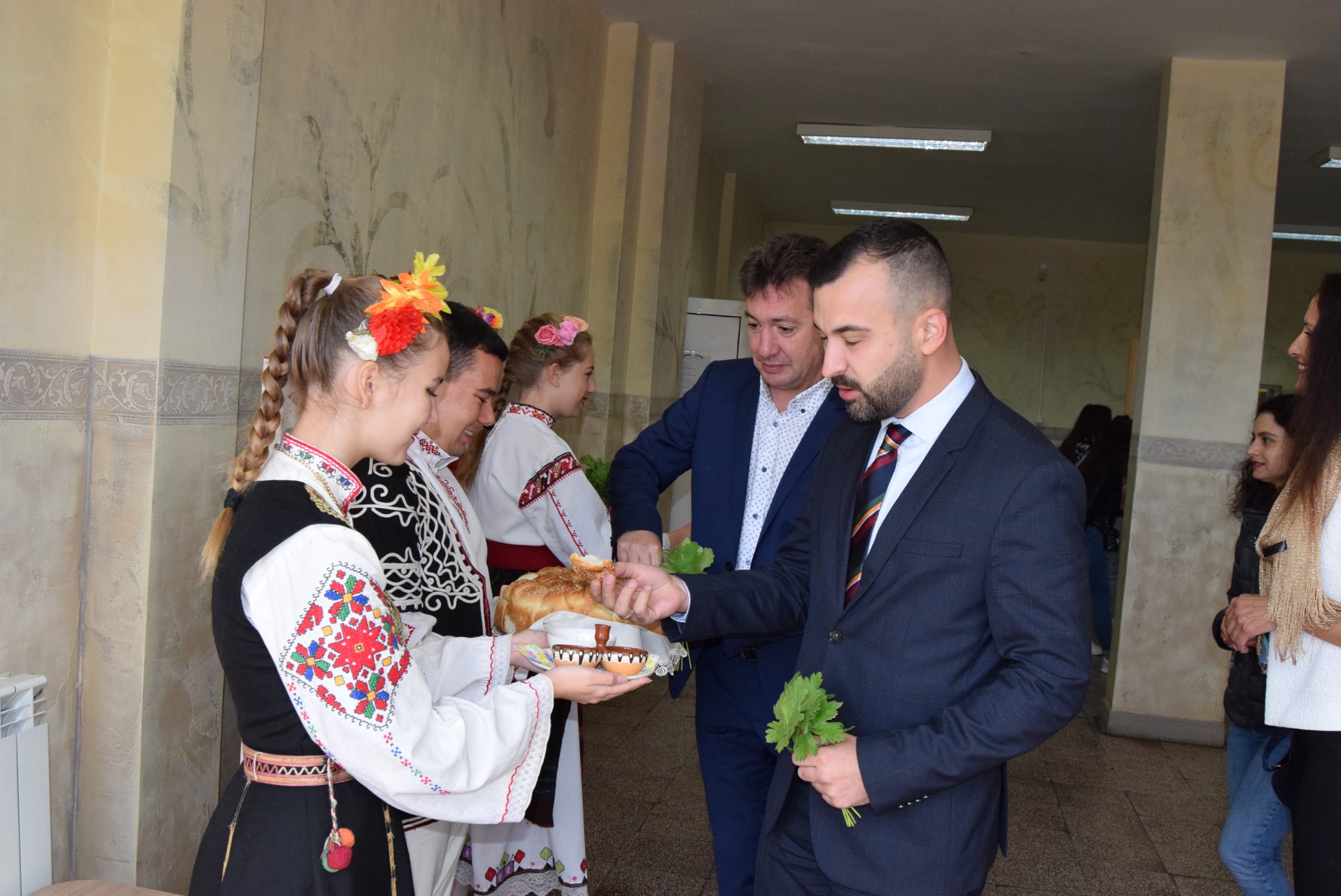 Официалното откриване на НП „Заедно в изкуството и в спорта“ в област Велико Търново се състоя на 7 октомври в 9:00 часа Официалното откриване на НП „Заедно в изкуството и в спорта“ в област Велико Търново се състоя на 7 октомври в 9:00 часа