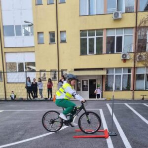 ЕМОЦИИ И ЗАБАВЛЕНИЕ НА ОБЩИНСКИЯ КРЪГ НА НАЦИОНАЛНОТО СЪСТЕЗАНИЕ ПО БДП ЕМОЦИИ И ЗАБАВЛЕНИЕ НА ОБЩИНСКИЯ КРЪГ НА НАЦИОНАЛНОТО СЪСТЕЗАНИЕ ПО БДП