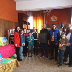 Изложба на тема „Мигове на вдъхновение“ в СУ „Кирил и Методий“, с. Нова махала Изложба на тема „Мигове на вдъхновение“ в СУ „Кирил и Методий“, с. Нова махала