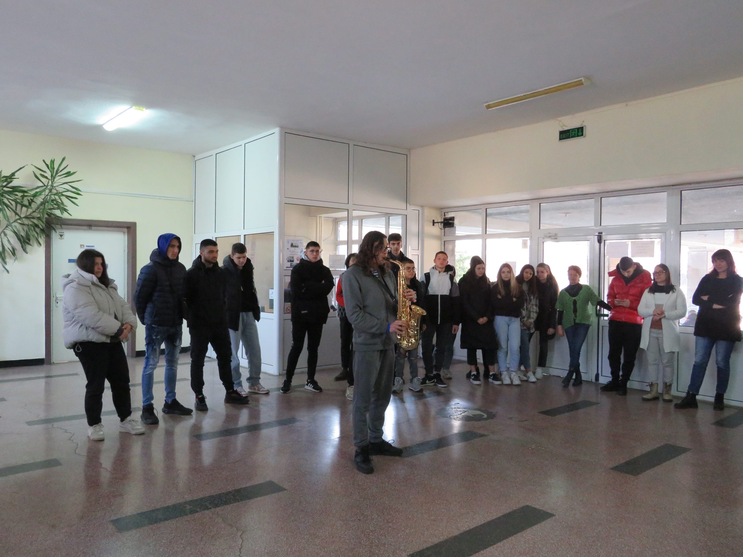 Тридневен коледен базар в ПГРКК - Русе Тридневен коледен базар в ПГРКК - Русе