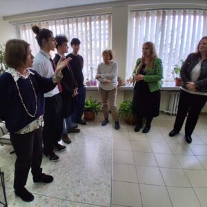 Началникът на РУО – София-град откри изложба на ученици по професия „графичен дизайн“ Началникът на РУО – София-град откри изложба на ученици по професия „графичен дизайн“