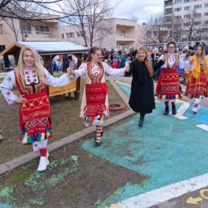 Парад на маските в ДГ 79 по случай Сирни заговезни Парад на маските в ДГ 79 по случай Сирни заговезни