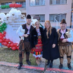 Парад на маските в ДГ 79 по случай Сирни заговезни Парад на маските в ДГ 79 по случай Сирни заговезни