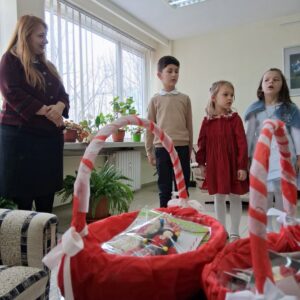 Деца от 142. ОУ доведоха баба Марта в РУО – София-град Деца от 142. ОУ доведоха баба Марта в РУО – София-град
