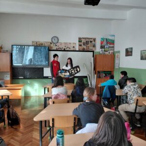 Добра практика в 137. СУ „Ангел Кънчев“: „Посланици на здравето“ Добра практика в 137. СУ „Ангел Кънчев“: „Посланици на здравето“