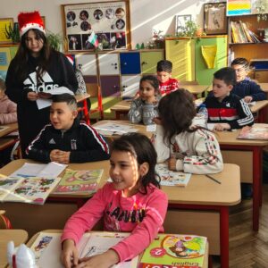 Добра практика в 162. Средно училище „Отец Паисий“: „Английският е лесен и забавен, когато „учители“ са учениците от XI клас“ Добра практика в 162. Средно училище „Отец Паисий“: „Английският е лесен и забавен, когато „учители“ са учениците от XI клас“