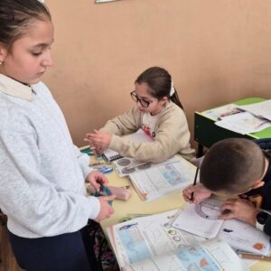 Добра практика в 79. СУ „Индира Ганди“: „Ученици обучават ученици“ Добра практика в 79. СУ „Индира Ганди“: „Ученици обучават ученици“