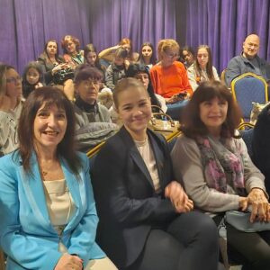 Добра практика в 37. СУ „Райна Княгиня“: „Шекспир с викториански привкус“ – на сцената на театър „Българска армия“ Добра практика в 37. СУ „Райна Княгиня“: „Шекспир с викториански привкус“ – на сцената на театър „Българска армия“