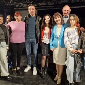 Добра практика в 37. СУ „Райна Княгиня“: „Шекспир с викториански привкус“ – на сцената на театър „Българска армия“ Добра практика в 37. СУ „Райна Княгиня“: „Шекспир с викториански привкус“ – на сцената на театър „Българска армия“