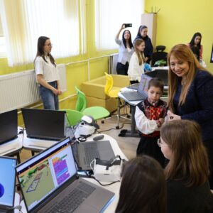 Началникът на РУО – София-град откри STEM център в 128. СУ „Алберт Айнщайн” Началникът на РУО – София-град откри STEM център в 128. СУ „Алберт Айнщайн”