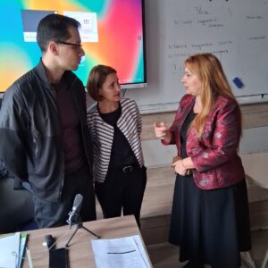 Д-р Лилова посети открити уроци по физика и по математика в 133.СУ Д-р Лилова посети открити уроци по физика и по математика в 133.СУ