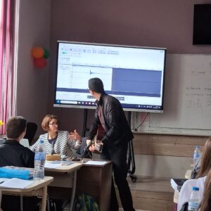 Д-р Лилова посети открити уроци по физика и по математика в 133.СУ Д-р Лилова посети открити уроци по физика и по математика в 133.СУ