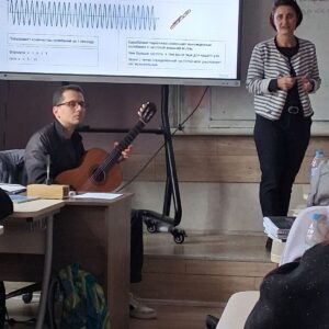Д-р Лилова посети открити уроци по физика и по математика в 133.СУ Д-р Лилова посети открити уроци по физика и по математика в 133.СУ