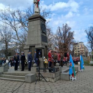 Ученици отбелязаха годишнината от Одринската епопея Ученици отбелязаха годишнината от Одринската епопея