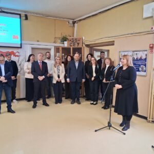 Министърът на образованието и науката и началникът на РУО – София-град откриха новия STEM център в 35.СЕУ Министърът на образованието и науката и началникът на РУО – София-град откриха новия STEM център в 35.СЕУ