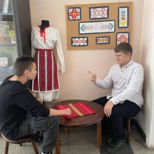 Добра практика в 4. Основно училище "Проф. Джон Атанасов" - „Когато думите могат да спасят любовта – интегриране на социално-емоционално учене в обучението по литература“ Добра практика в 4. Основно училище "Проф. Джон Атанасов" - „Когато думите могат да спасят любовта – интегриране на социално-емоционално учене в обучението по литература“