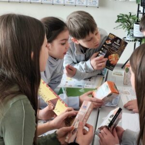 Открита практика в 145 Основно училище Симеон Радев - „Математическо приключение с врабчето Джив: Интерактивен урок за мерната единица грам в 3. клас“ Открита практика в 145 Основно училище Симеон Радев - „Математическо приключение с врабчето Джив: Интерактивен урок за мерната единица грам в 3. клас“