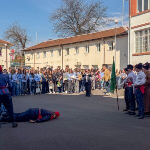 Добра практика в ПГ по дизайн “Елисавета Вазова”: "История чрез преживяване – възстановка на събития от Априлското въстание чрез ученическа драматизация" Добра практика в ПГ по дизайн “Елисавета Вазова”: "История чрез преживяване – възстановка на събития от Априлското въстание чрез ученическа драматизация"