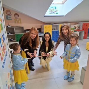 Нов STEM център и модерна библиотека отвориха врати в ДГ №125 „Усмивка“ в София Нов STEM център и модерна библиотека отвориха врати в ДГ №125 „Усмивка“ в София